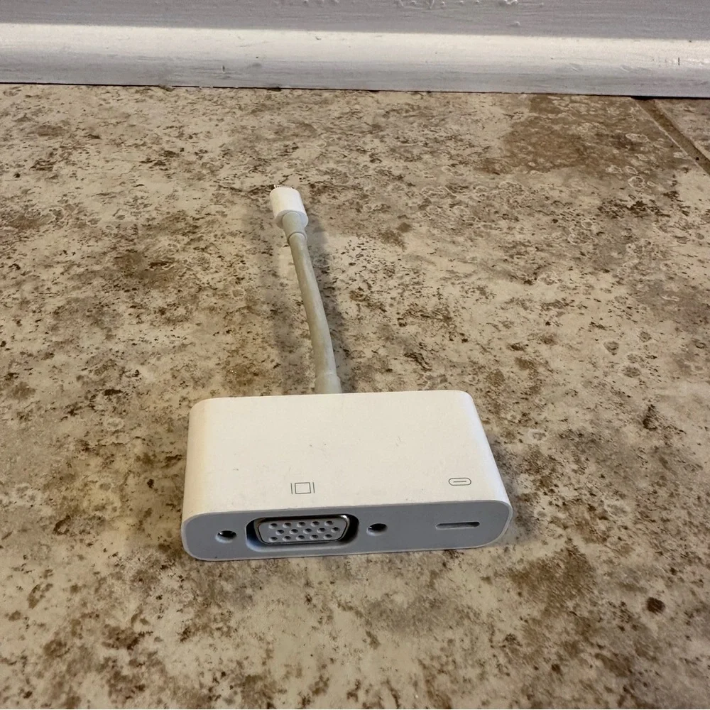 Genuine Apple Lightning to VGA Adapter